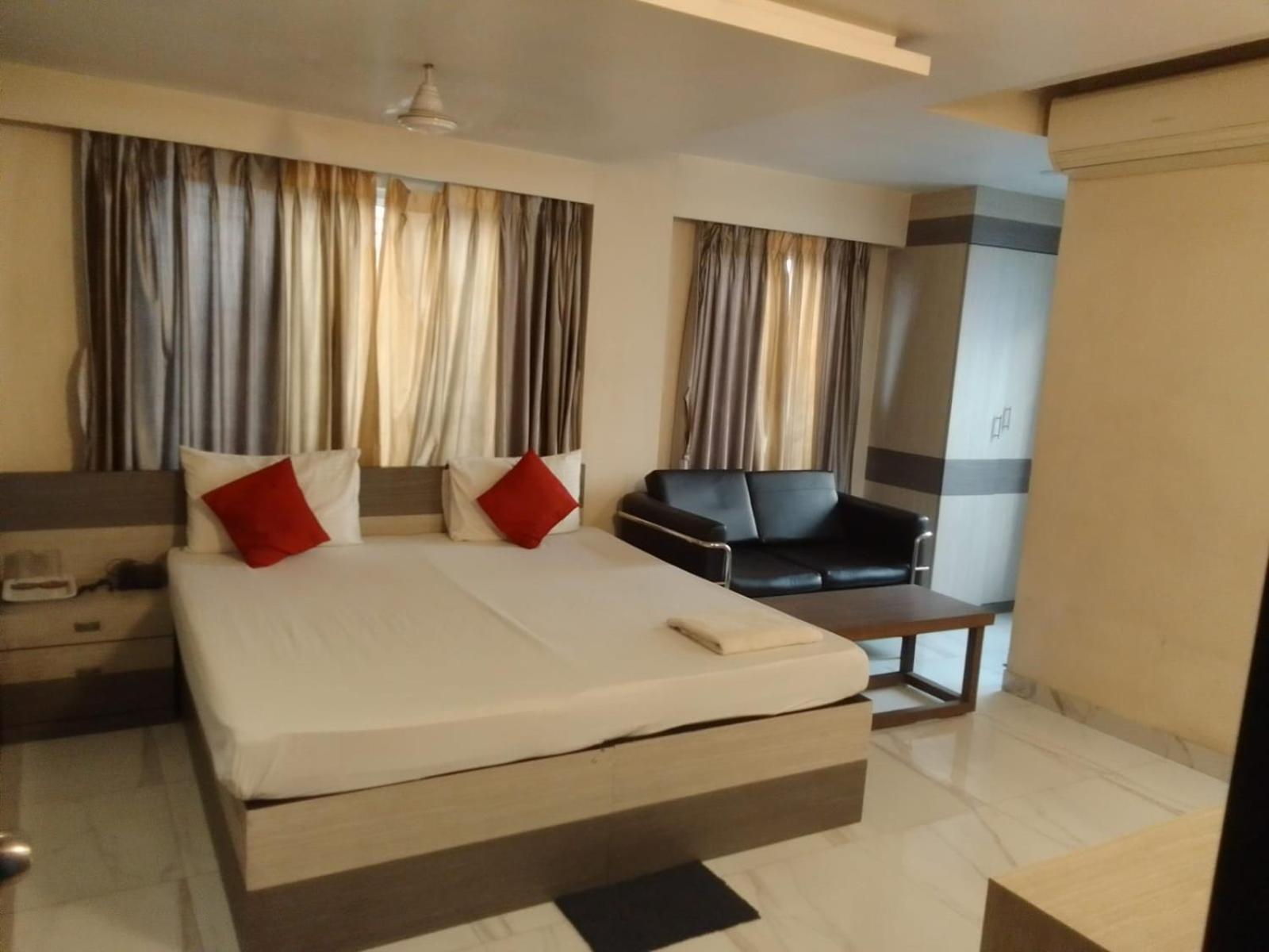 Shivangan Hotel And Banquet Kolkata Exterior photo